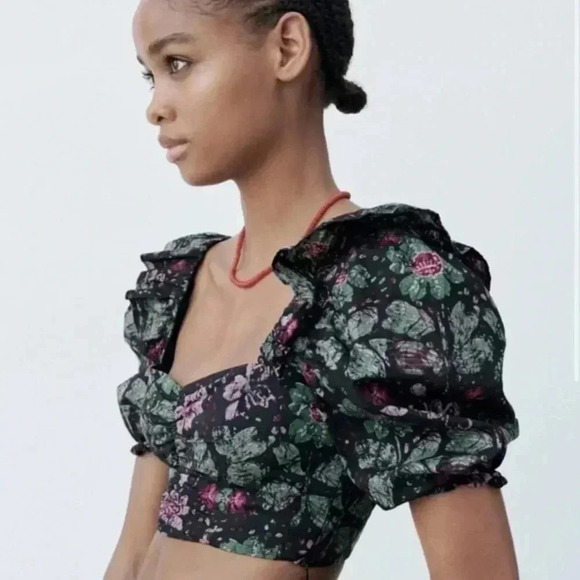 💕Zara dark  floral decor sleeve crop size small NWOT - Picture 1 of 11